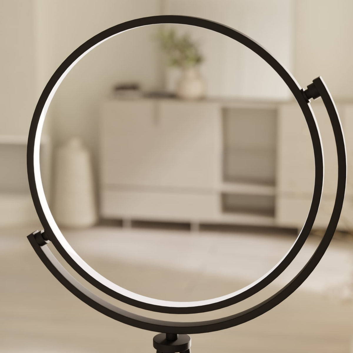 Darea Floor Lamp