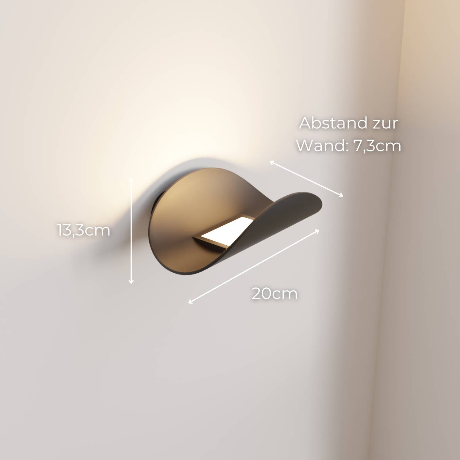 Velu wall light